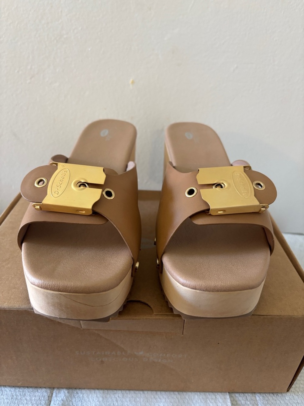 Dr. Scholl's Tan Platform Slide Sandals with Gold Buckle